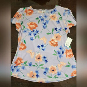 NWT #020 Elle flutter sleeve blouse in size Large